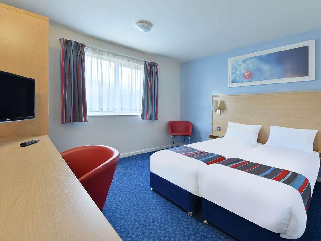 Travelodge Shrewsbury Bayston Hill Room photo