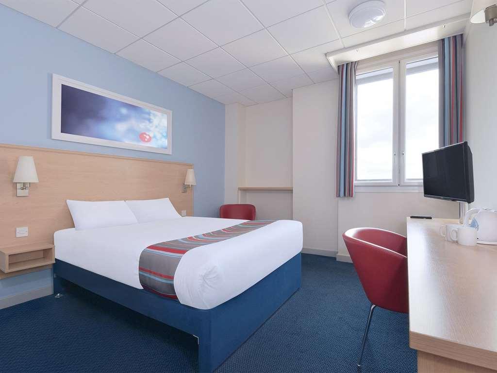 Travelodge Shrewsbury Bayston Hill Room photo