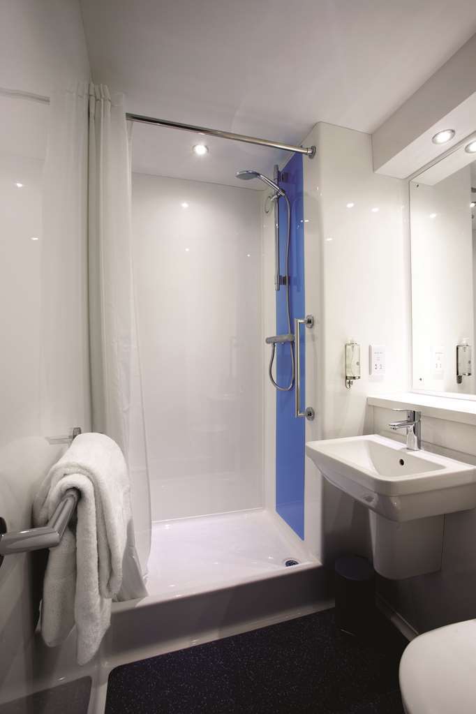 Travelodge Shrewsbury Bayston Hill Room photo
